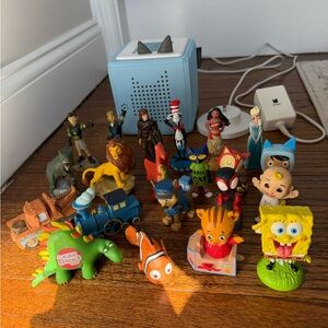 Tonie box with 21 figures